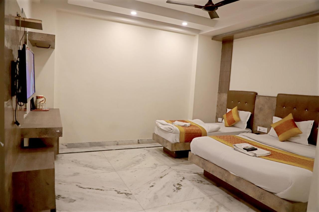 Hotel Klick International At "5 Min Walking " From New Delhi Railway Station Eksteriør billede