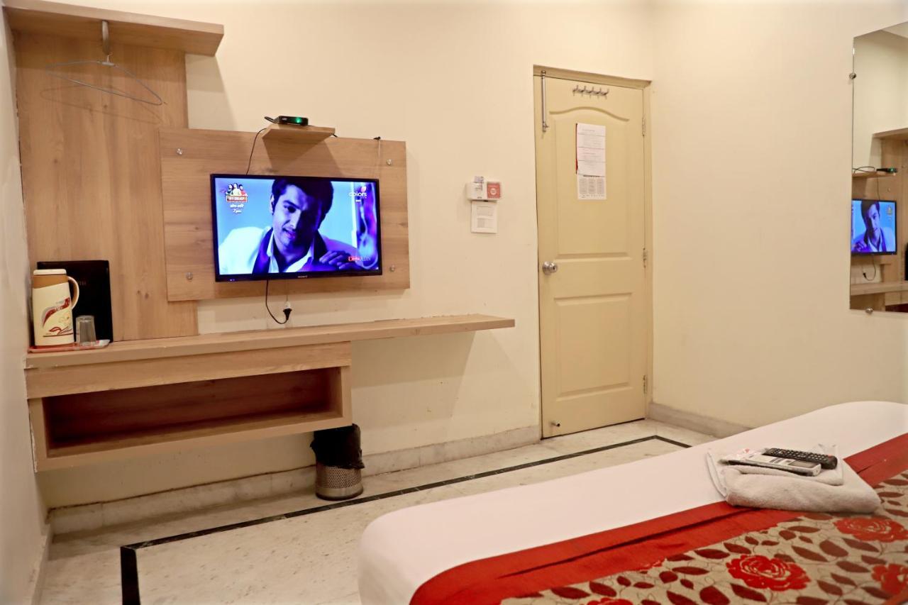 Hotel Klick International At "5 Min Walking " From New Delhi Railway Station Eksteriør billede