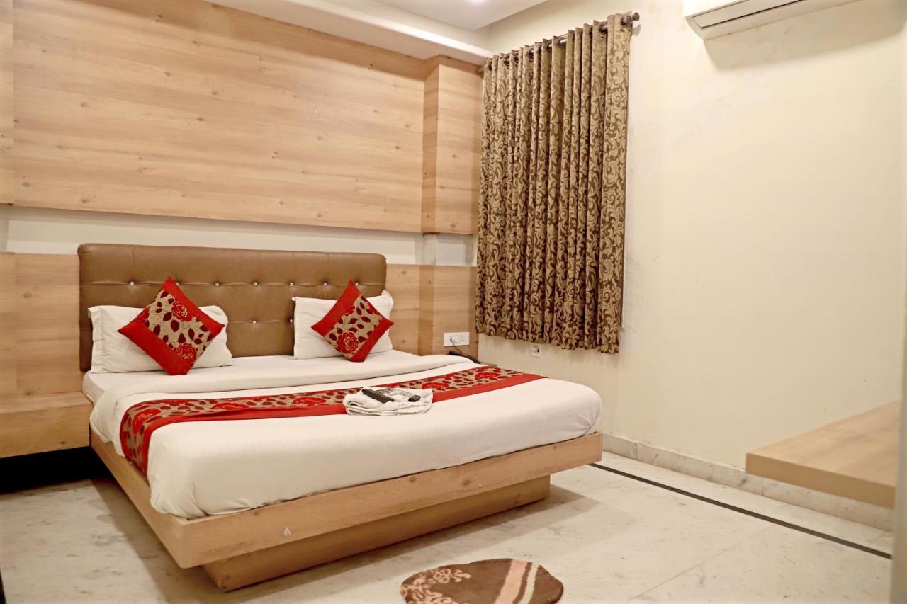 Hotel Klick International At "5 Min Walking " From New Delhi Railway Station Eksteriør billede