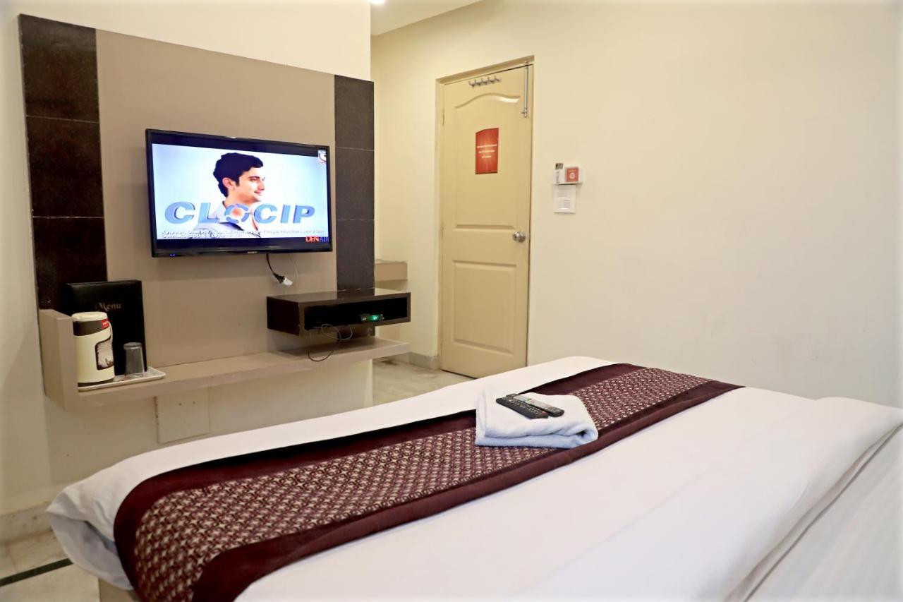Hotel Klick International At "5 Min Walking " From New Delhi Railway Station Eksteriør billede