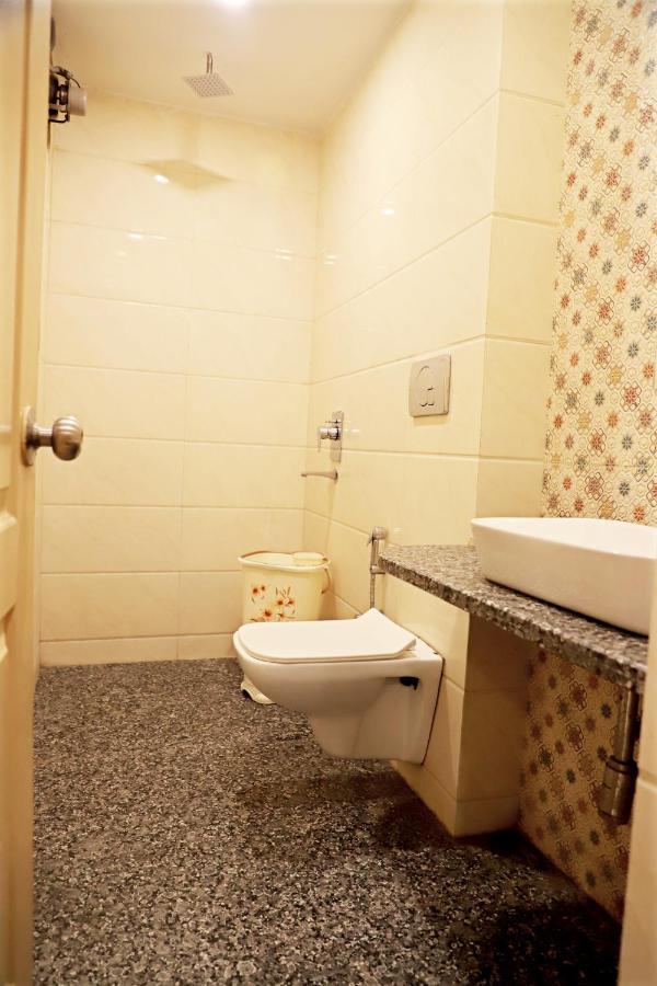 Hotel Klick International At "5 Min Walking " From New Delhi Railway Station Eksteriør billede