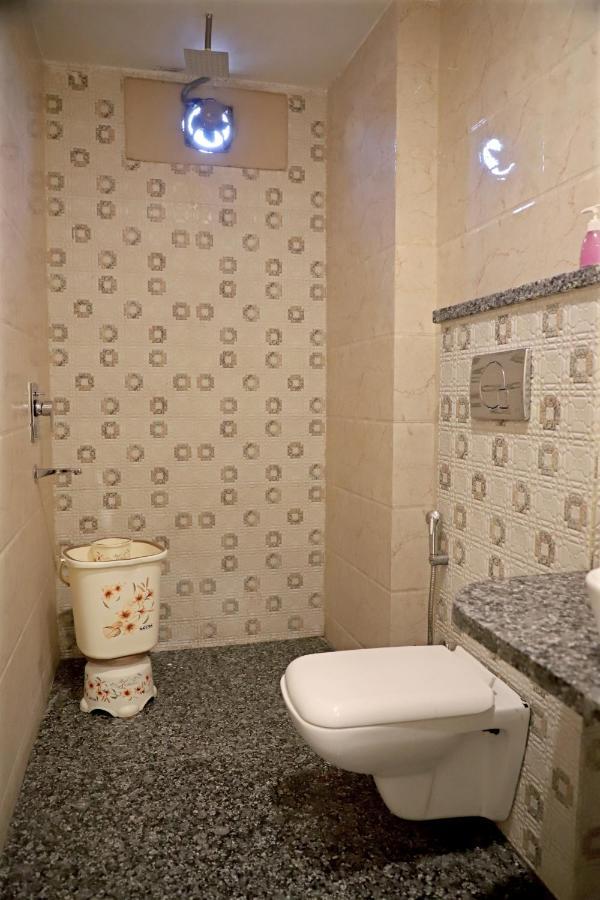 Hotel Klick International At "5 Min Walking " From New Delhi Railway Station Eksteriør billede