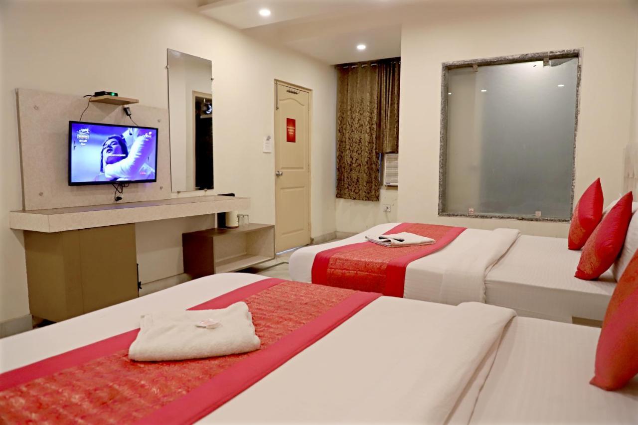 Hotel Klick International At "5 Min Walking " From New Delhi Railway Station Eksteriør billede